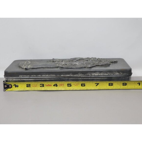 Vintage 1966 Santa Claus Collectible Rectangular Tin With Embossed Design Metal - Picture 8 of 10